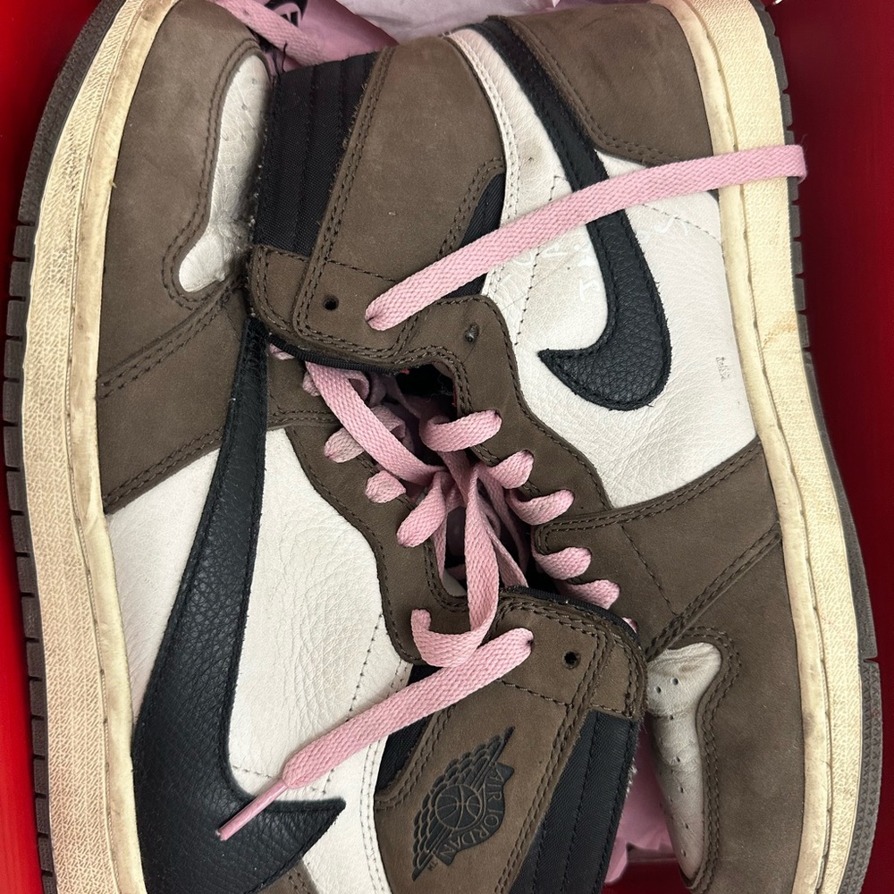 Travis Scott air jordan 1
